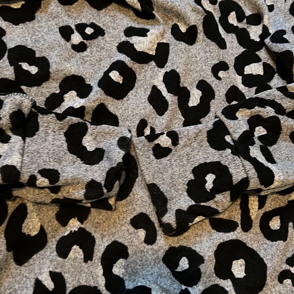 White Birch Cheetah Top M - Picture 5 of 8